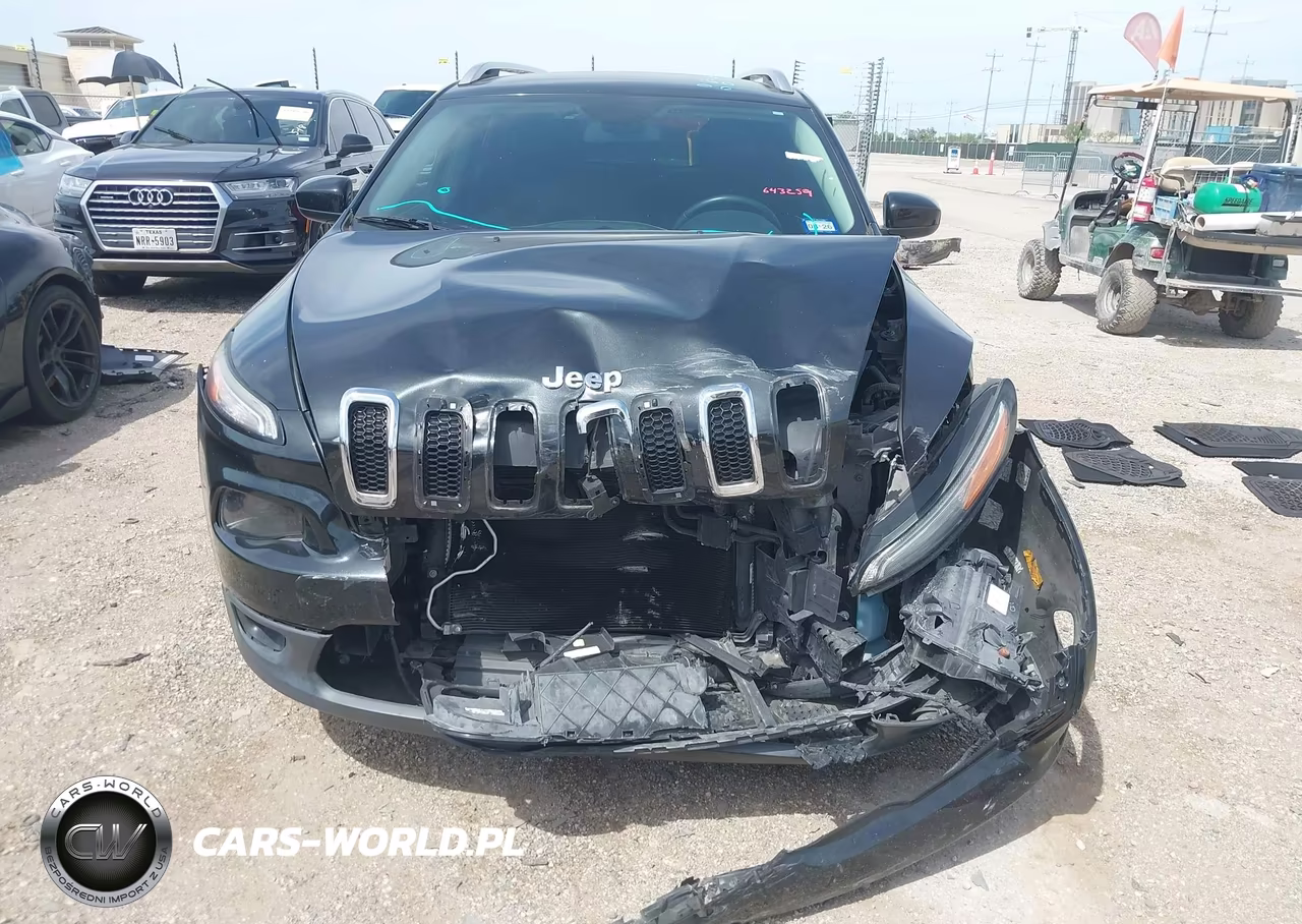 2015 Jeep Cherokee Latitude VIN:1C4PJLCBXFW643259 - 12