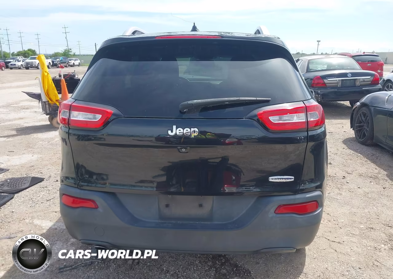 2015 Jeep Cherokee Latitude VIN:1C4PJLCBXFW643259 - 16