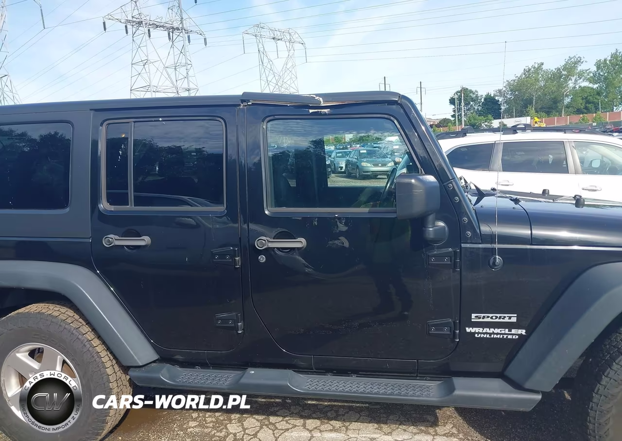 2015 Jeep Wrangler Unlimited Sport VIN:1C4HJWDG9FL518643 - 6