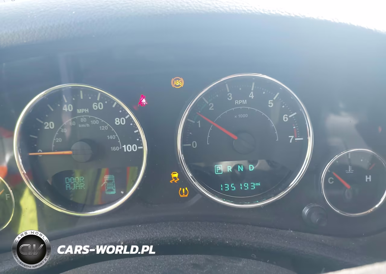 2015 Jeep Wrangler Unlimited Sport VIN:1C4HJWDG9FL518643 - 7