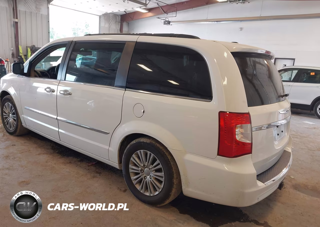 2014 Chrysler Town & Country Touring-L VIN:2C4RC1CG8ER260818 - 3