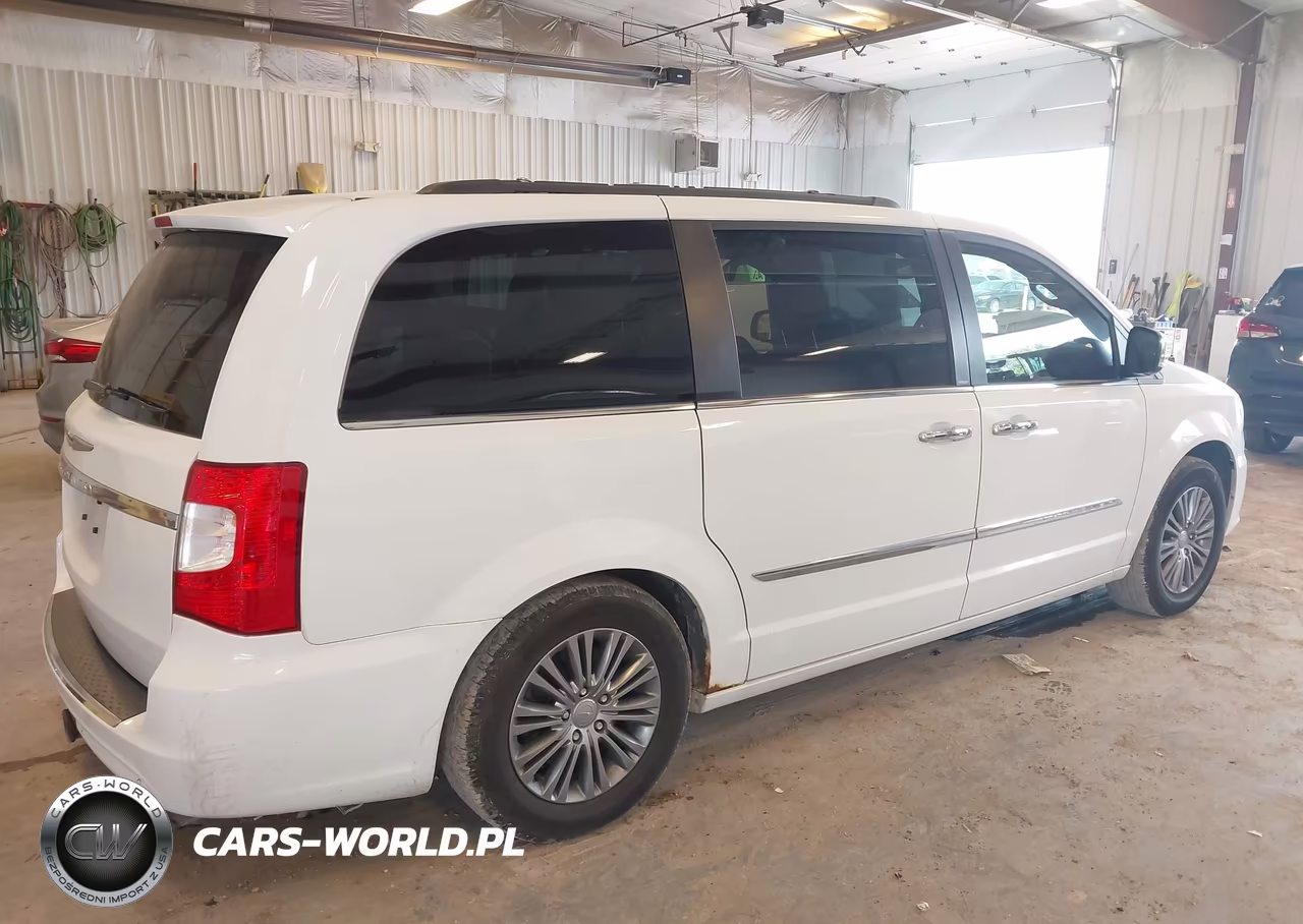 2014 Chrysler Town & Country Touring-L VIN:2C4RC1CG8ER260818 - 4