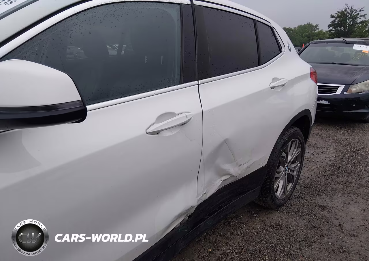 2018 BMW X2 xDrive28I VIN:WBXYJ5C36JEF75250 - 17