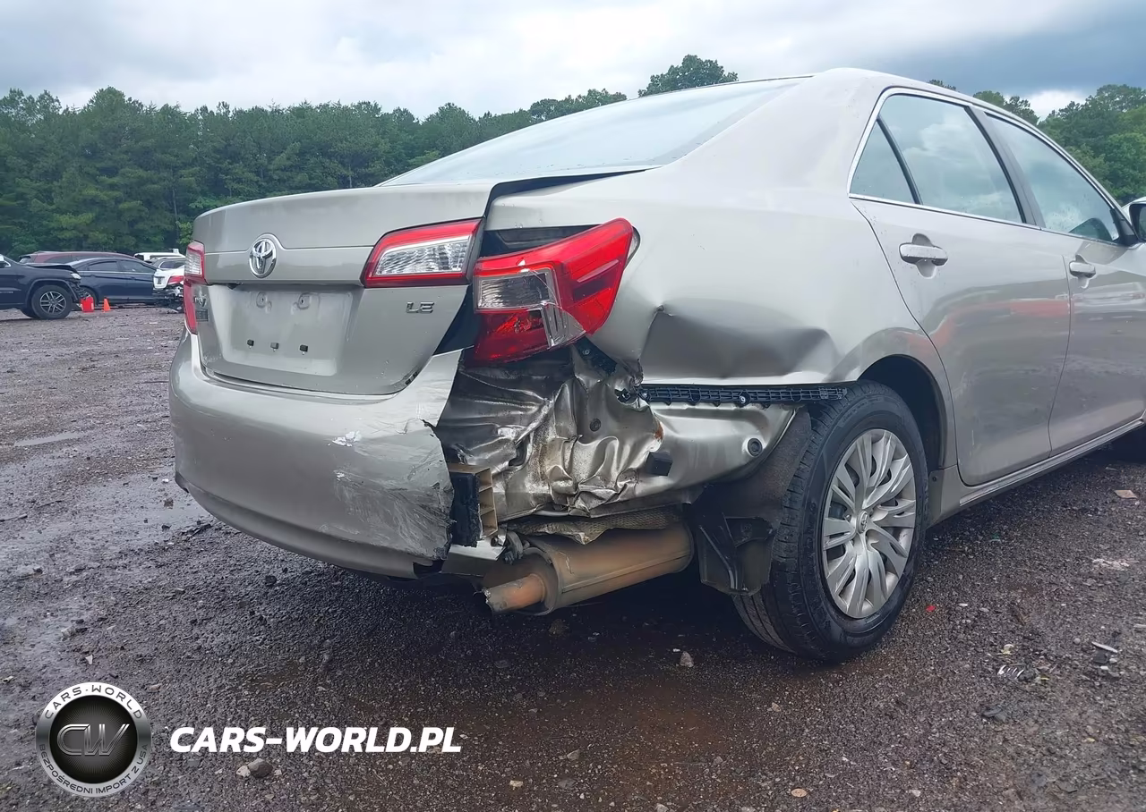 2014 Toyota Camry Le VIN:4T1BF1FK4EU470243 - 17