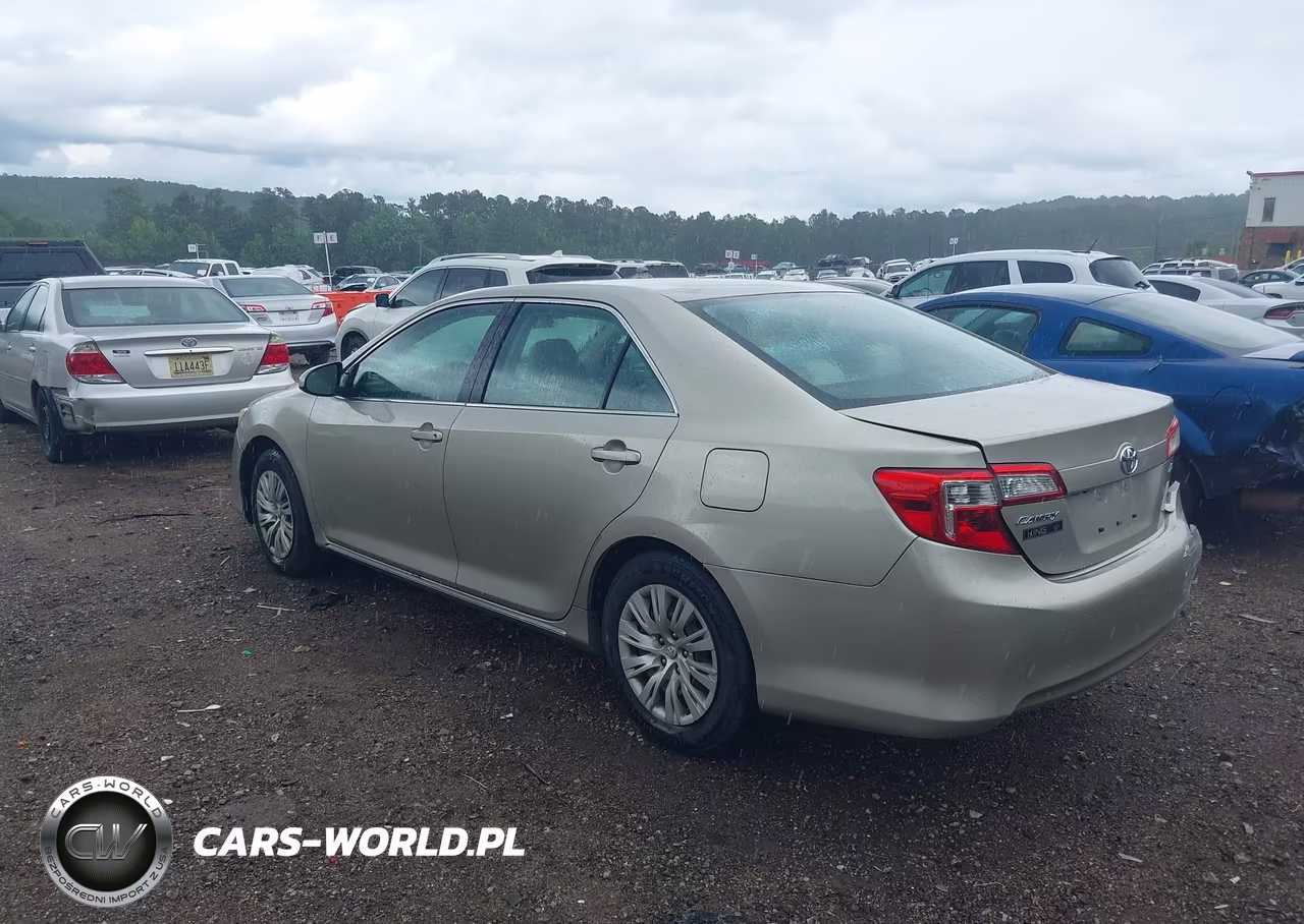 2014 Toyota Camry Le VIN:4T1BF1FK4EU470243 - 3