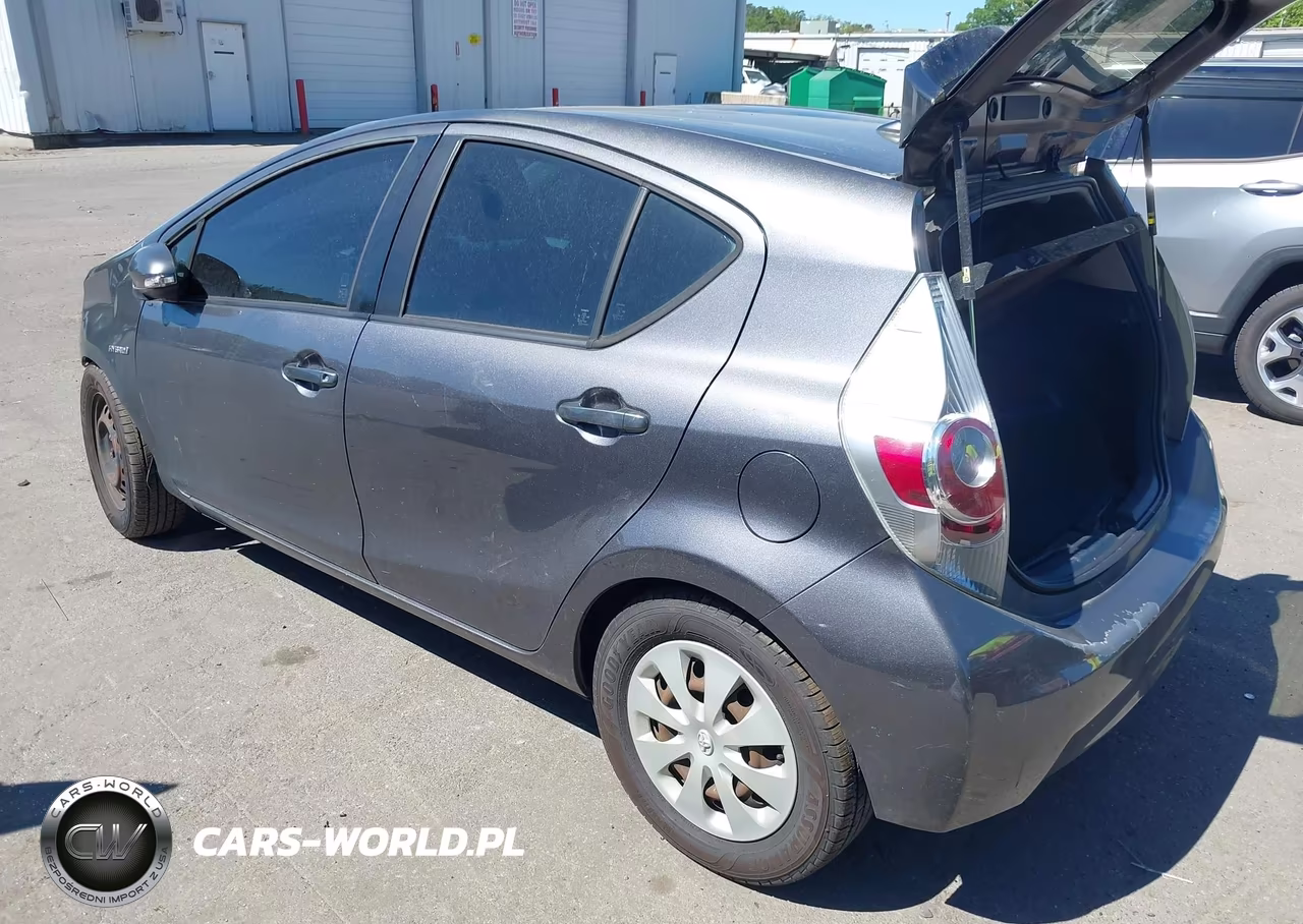 2012 Toyota Prius C Two VIN:JTDKDTB36C1512916 - 3