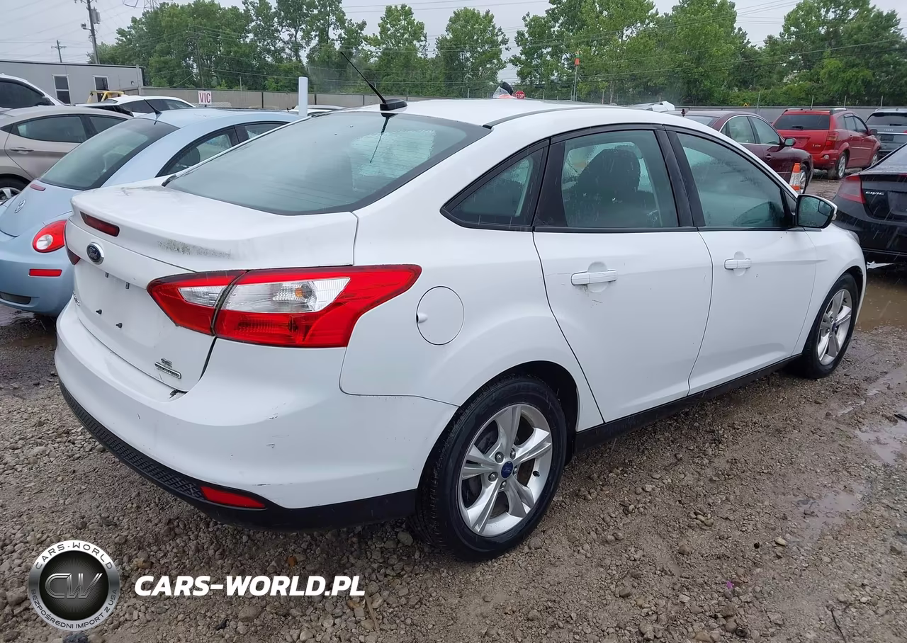 2013 Ford Focus Se VIN:1FADP3F27DL242172 - 4