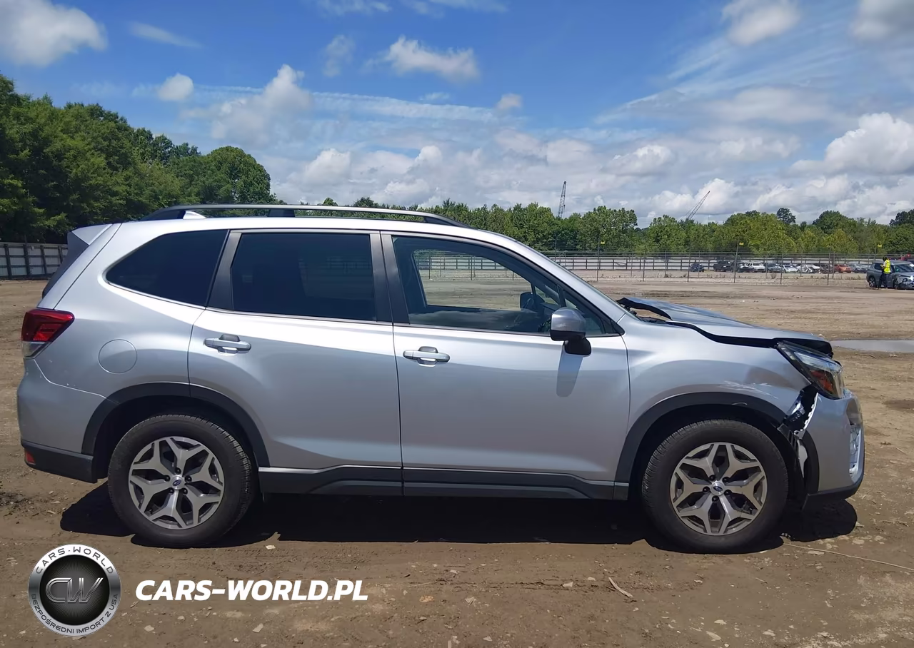 2020 Subaru Forester Premium VIN:JF2SKAJC2LH435112 - 13