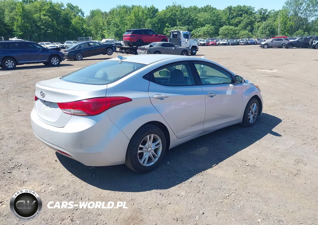 2011 Hyundai Elantra Limited VIN:5NPDH4AE0BH020735 - 4