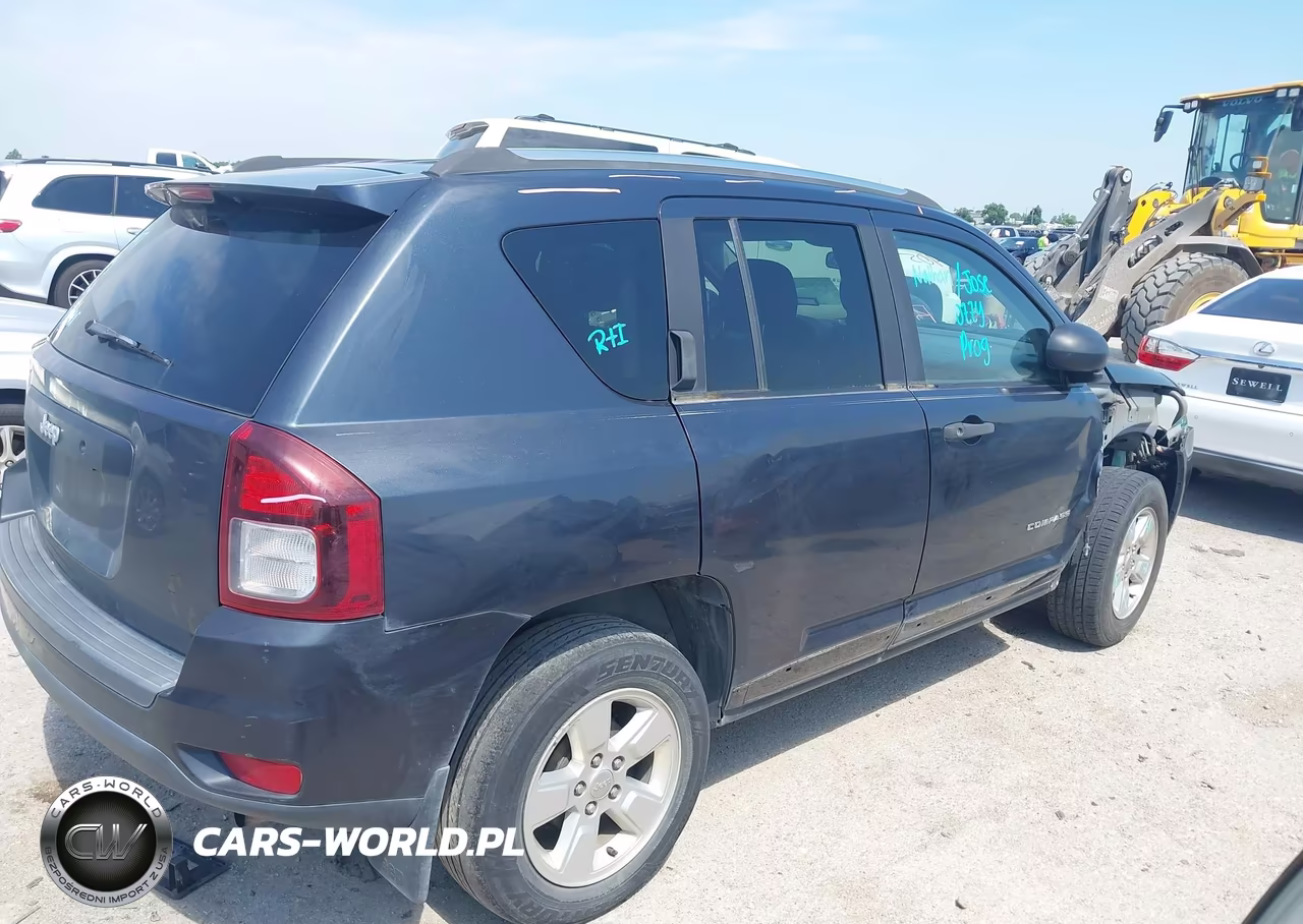 2014 Jeep Compass Sport VIN:1C4NJCBA7ED631242 - 4