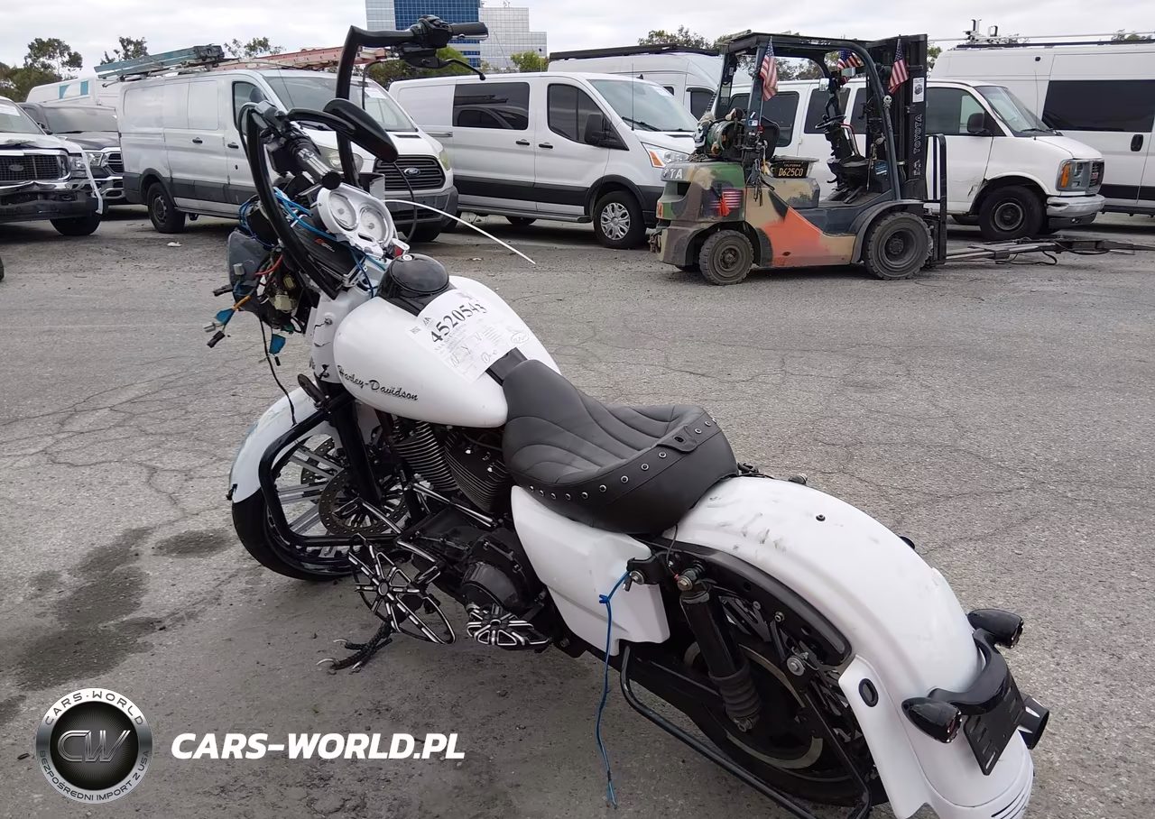 2011 Harley-Davidson Fltrx VIN:1HD1KH433BB608053 - 3