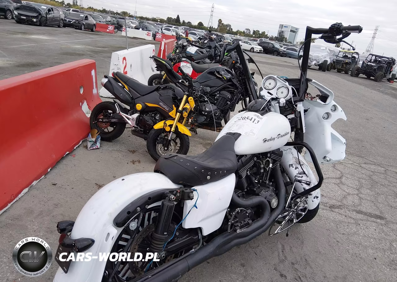 2011 Harley-Davidson Fltrx VIN:1HD1KH433BB608053 - 4