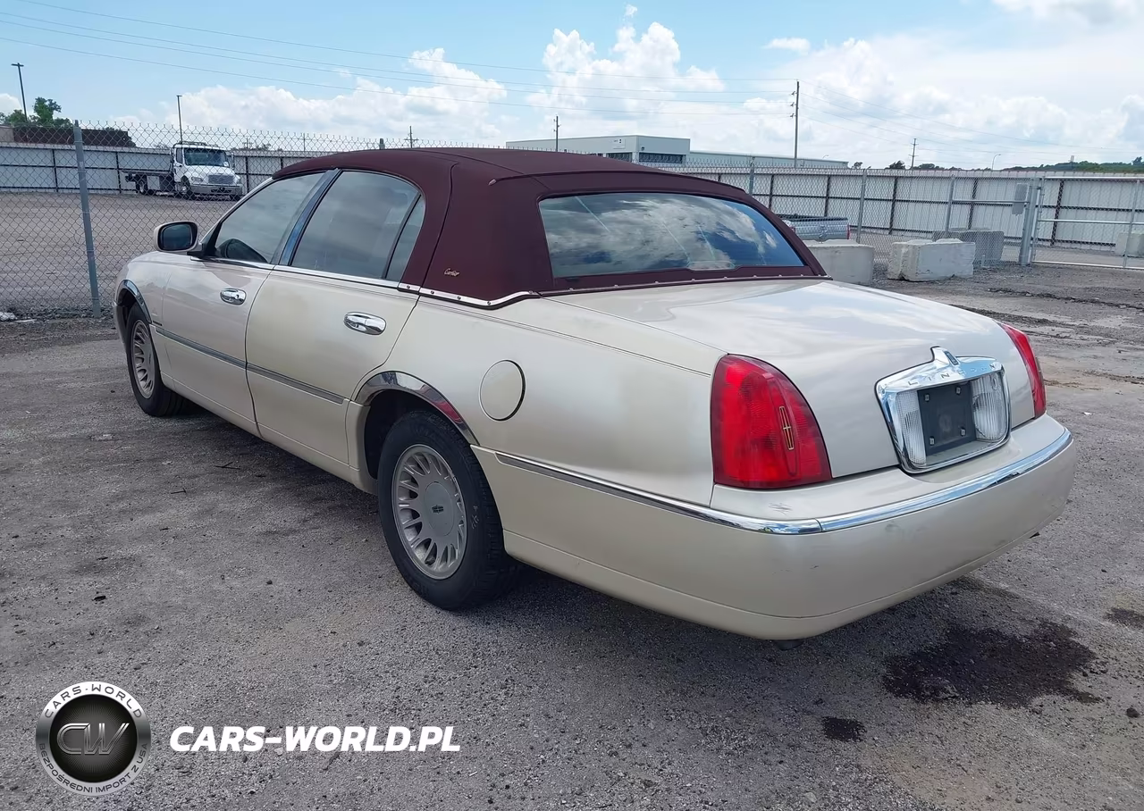1999 Lincoln Town Car Cartier VIN:1LNHM83W4XY648356 - 3