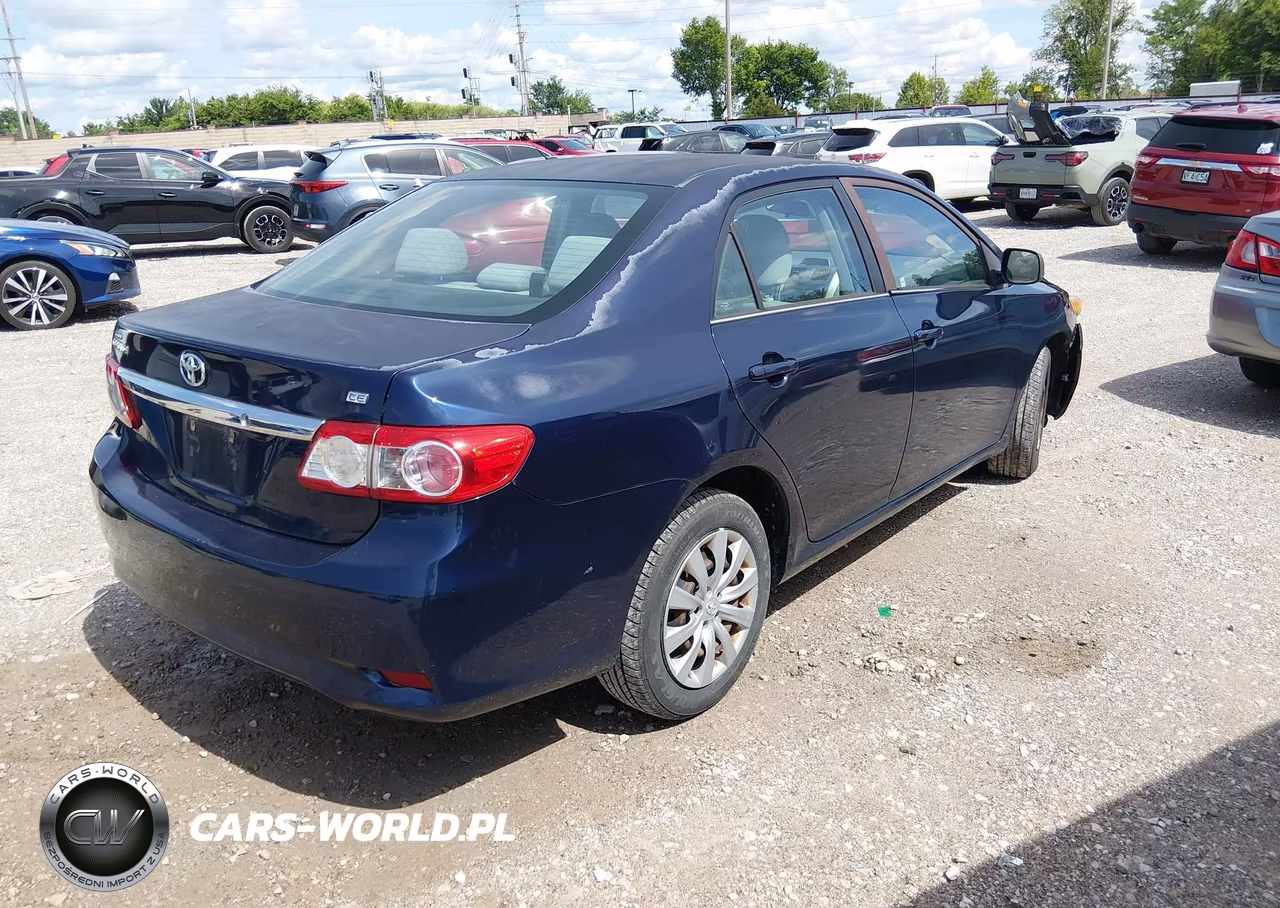 2013 Toyota Corolla Le VIN:2T1BU4EE8DC993011 - 4