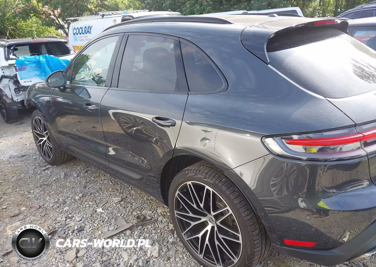 2024 Porsche Macan T VIN:WP1AA2A52RLB01087 - 14