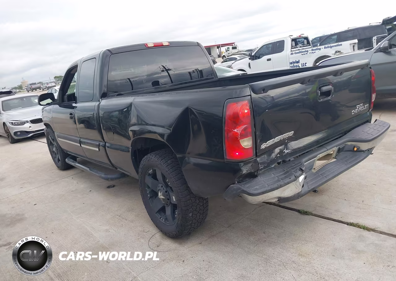 2005 Chevrolet Silverado 1500 Ls VIN:2GCEC19V551168004 - 3