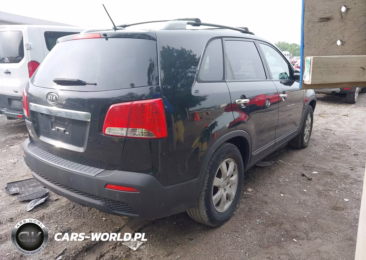 2012 Kia Sorento Lx VIN:5XYKT4A62CG229045 - 4
