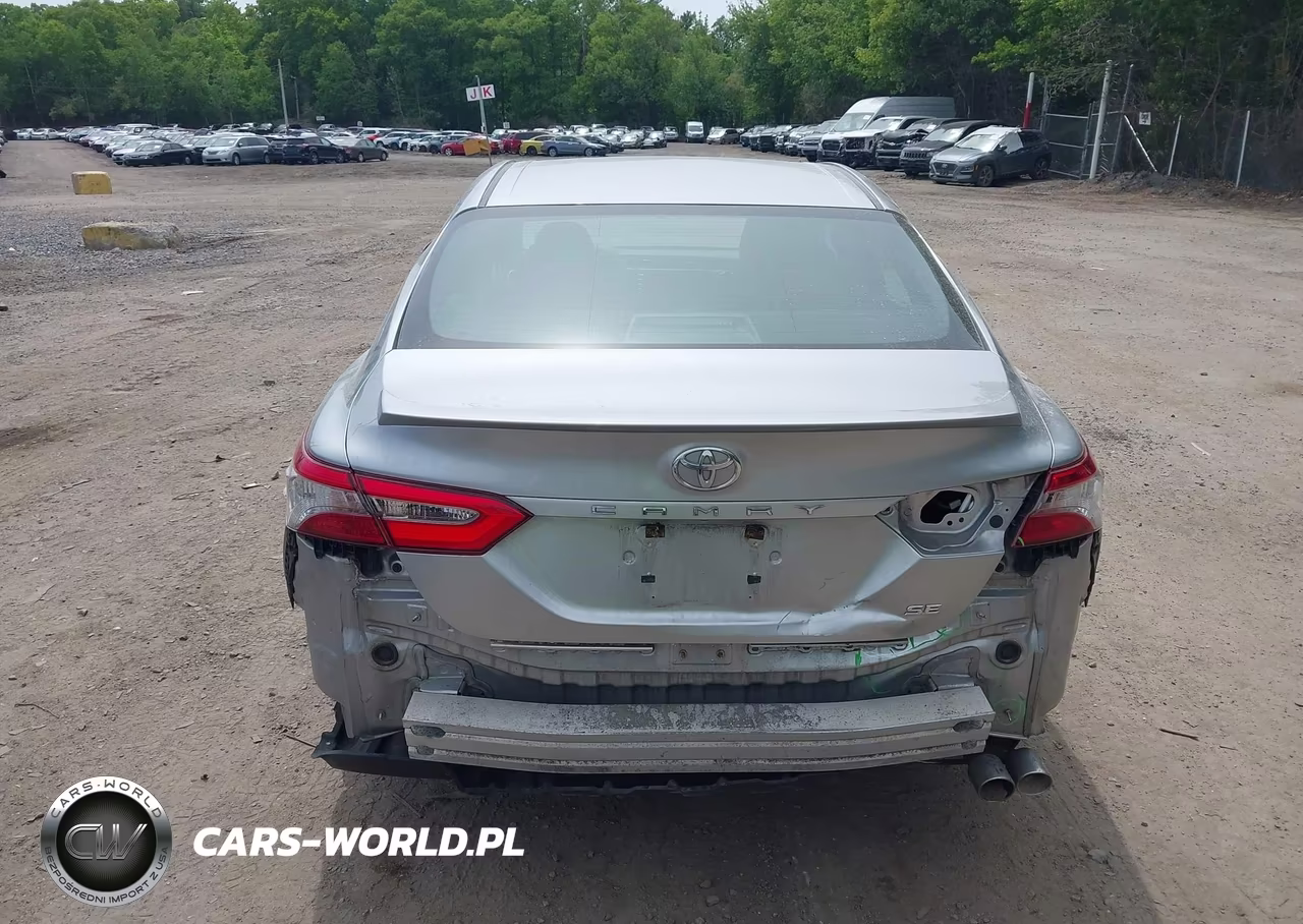 2018 Toyota Camry Se VIN:4T1B11HK7JU045170 - 17