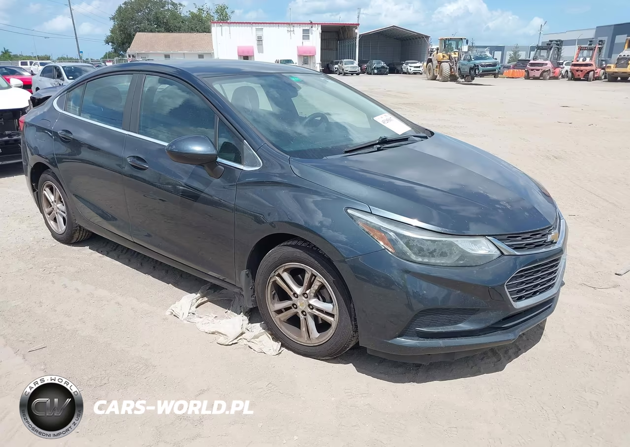 2017 Chevrolet Cruze Lt Auto – zdjęcie 1 z 16