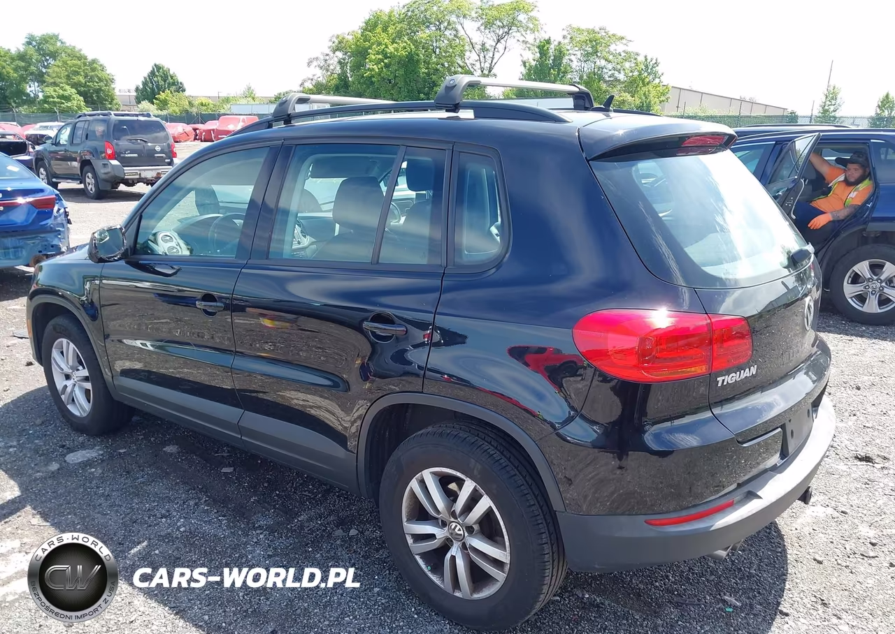2016 Volkswagen Tiguan S VIN:WVGAV7AX9GW551279 - 3