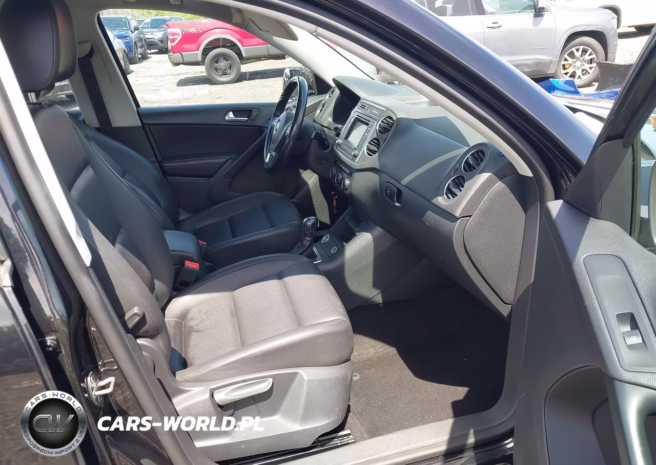 2016 Volkswagen Tiguan S VIN:WVGAV7AX9GW551279 - 5