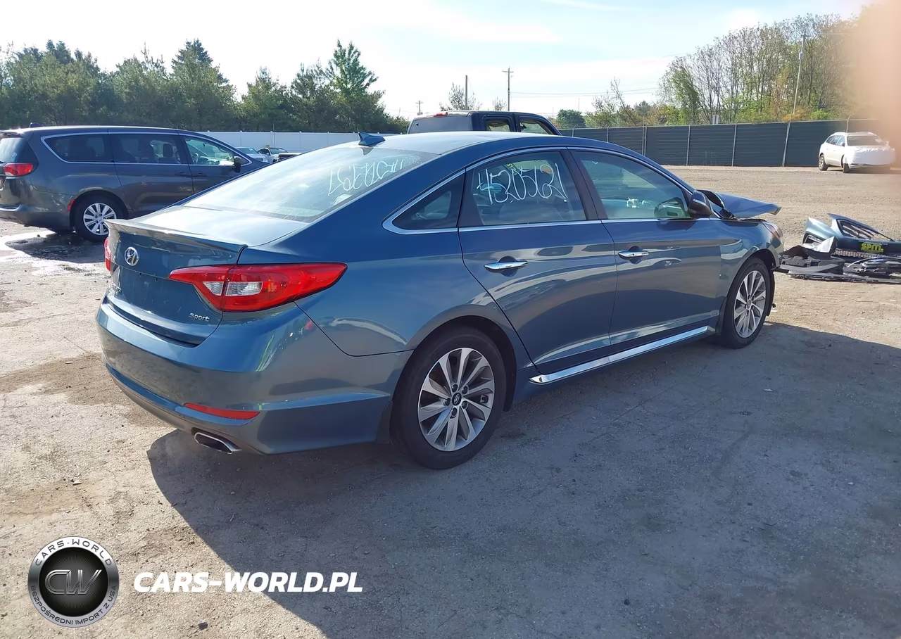2015 Hyundai Sonata Sport VIN:5NPE34AF8FH219226 - 4