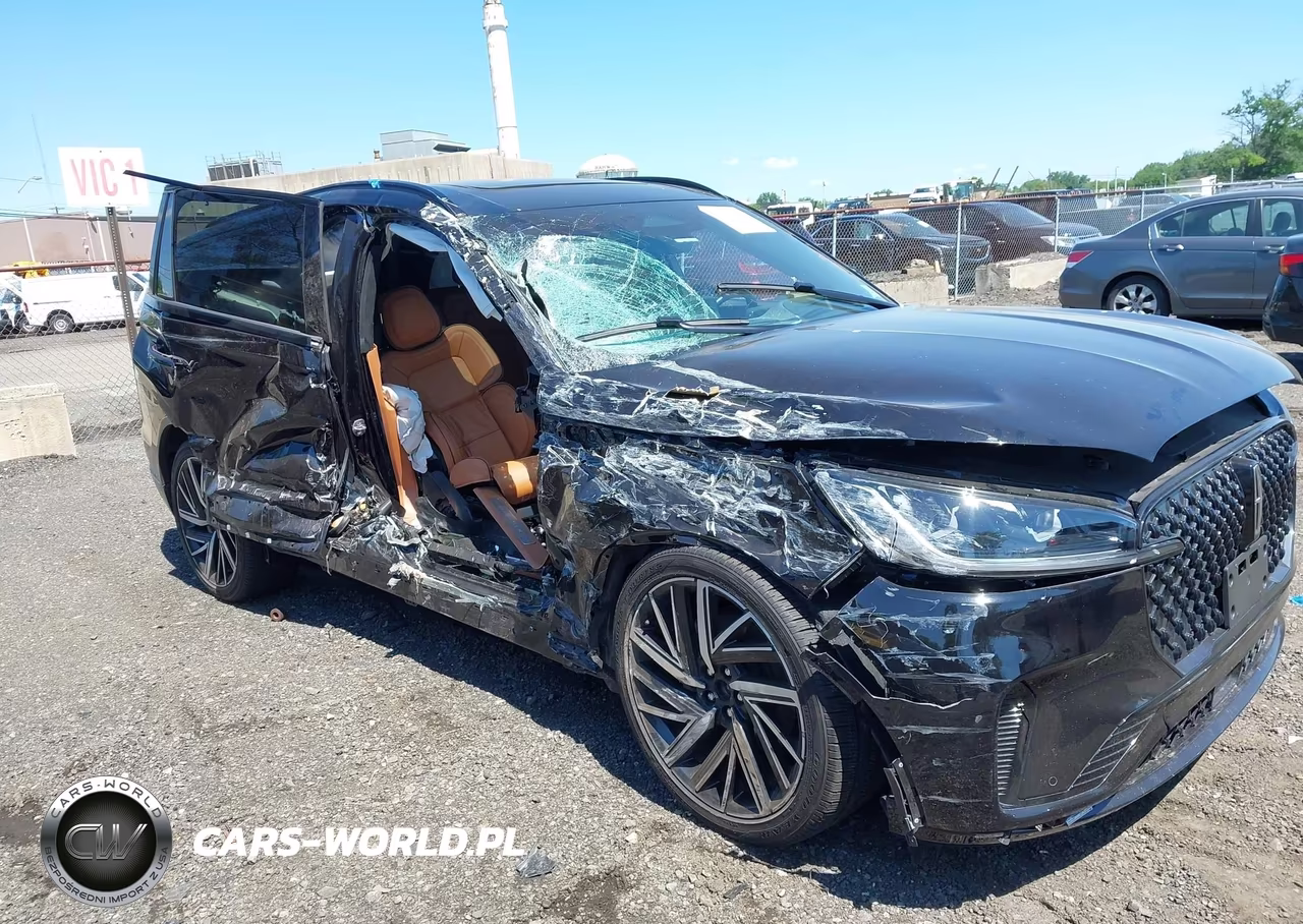 2025 Lincoln Aviator Black Label VIN:5LM5J9XC2SGL04487 - 6