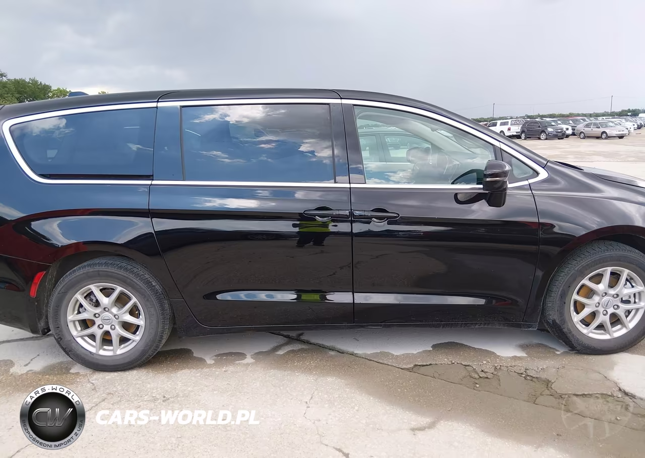 2024 Chrysler Pacifica Touring L VIN:2C4RC1BG3RR170323 - 13