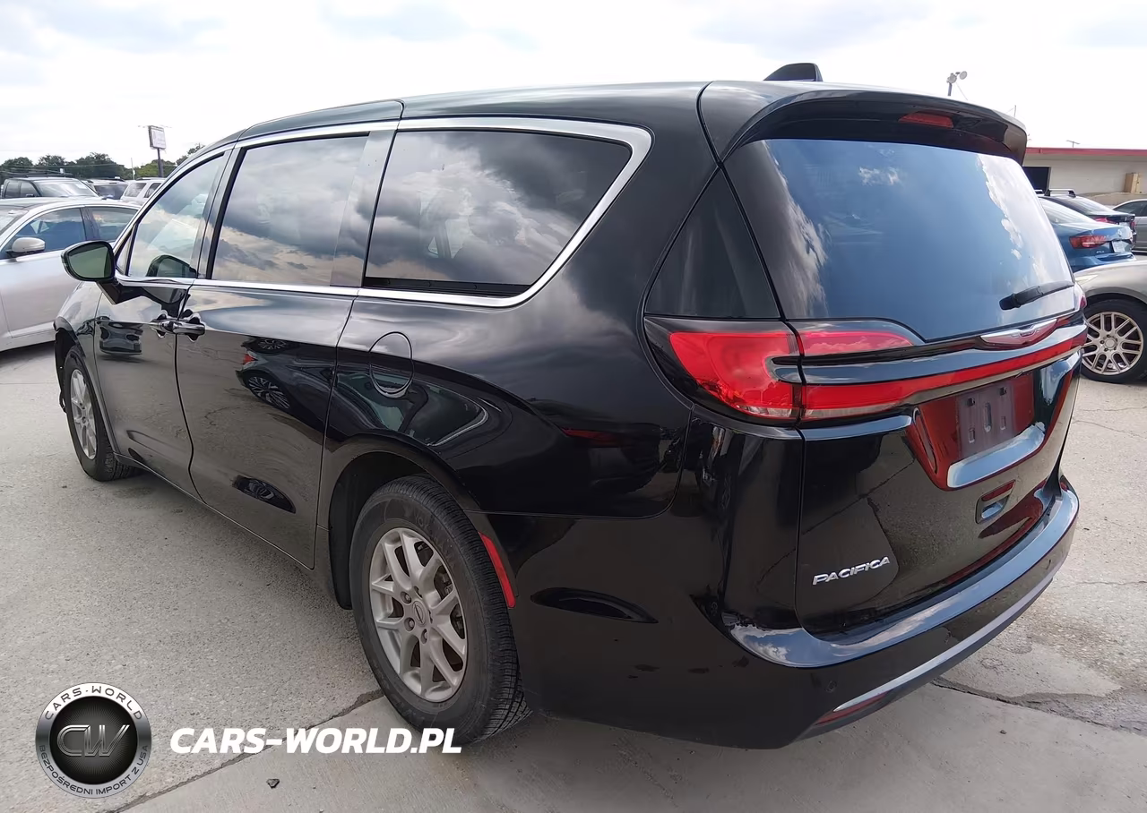 2024 Chrysler Pacifica Touring L VIN:2C4RC1BG3RR170323 - 3
