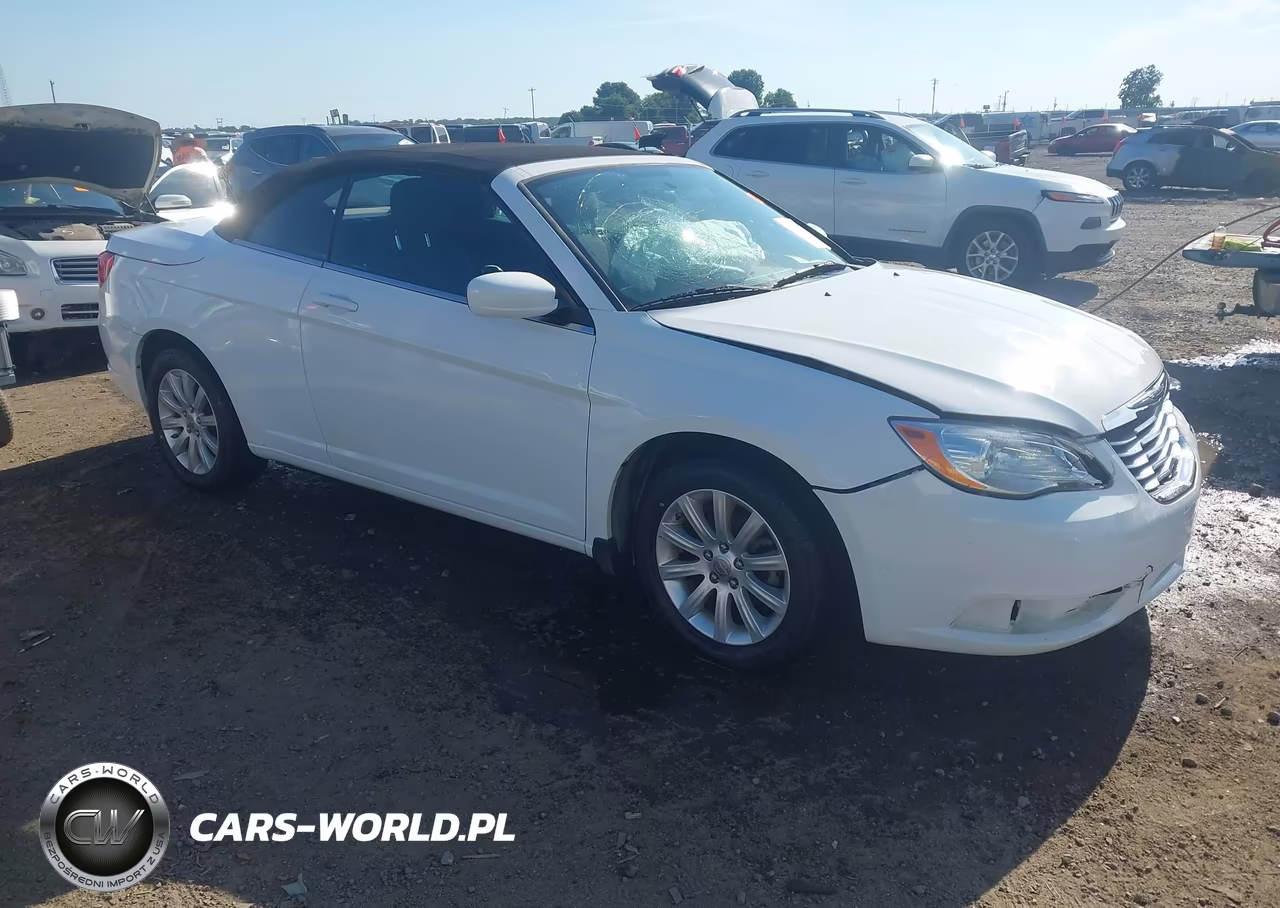 2013 Chrysler 200 Touring – zdjęcie 1 z 17