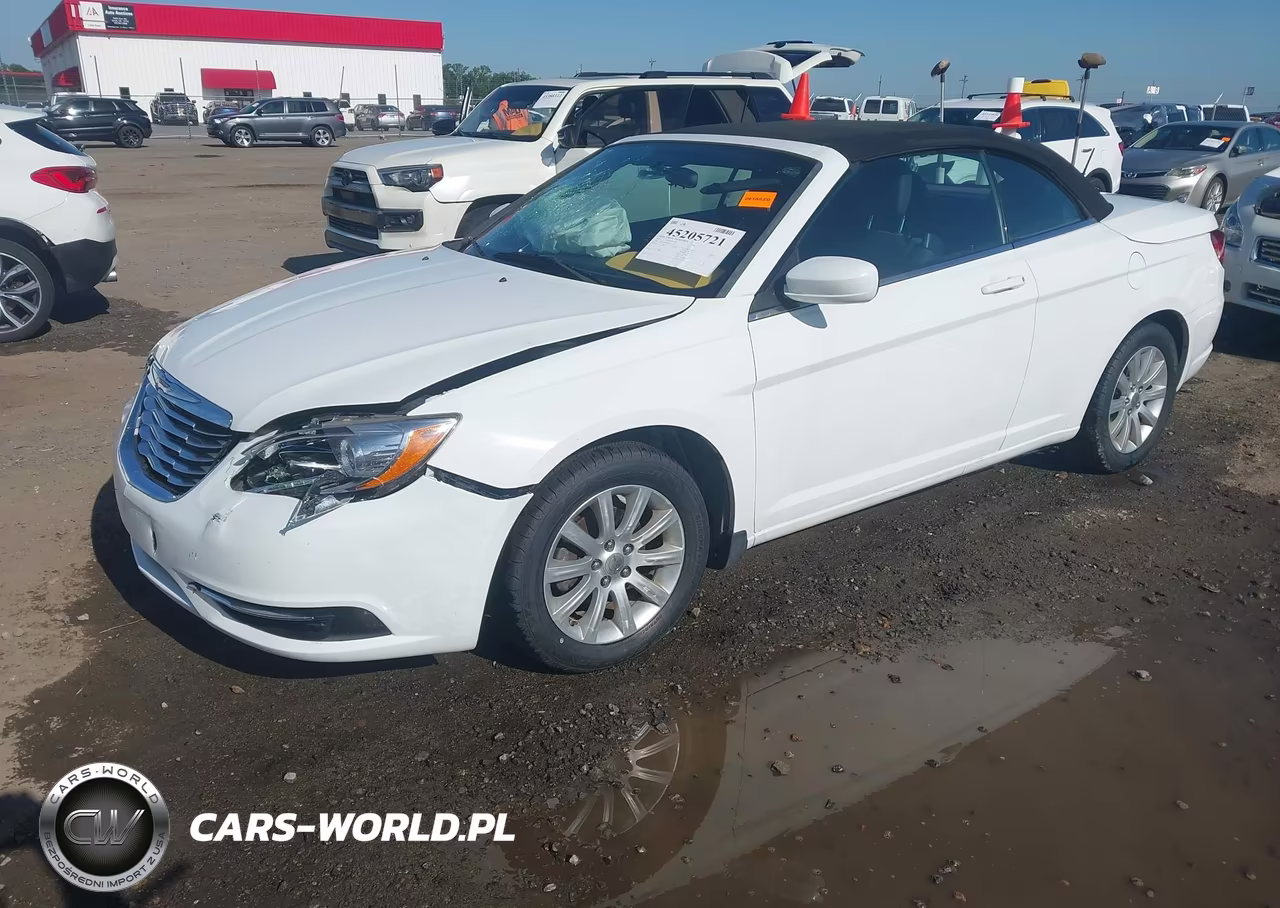 2013 Chrysler 200 Touring VIN:1C3BCBEB4DN511777 - 2