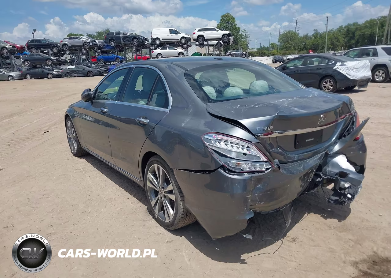 2018 Mercedes-Benz C 300 VIN:55SWF4JB5JU278930 - 3