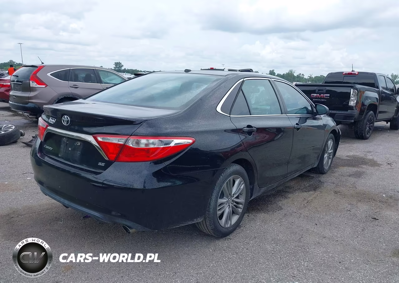 2015 Toyota Camry Se VIN:4T1BF1FK0FU073601 - 4