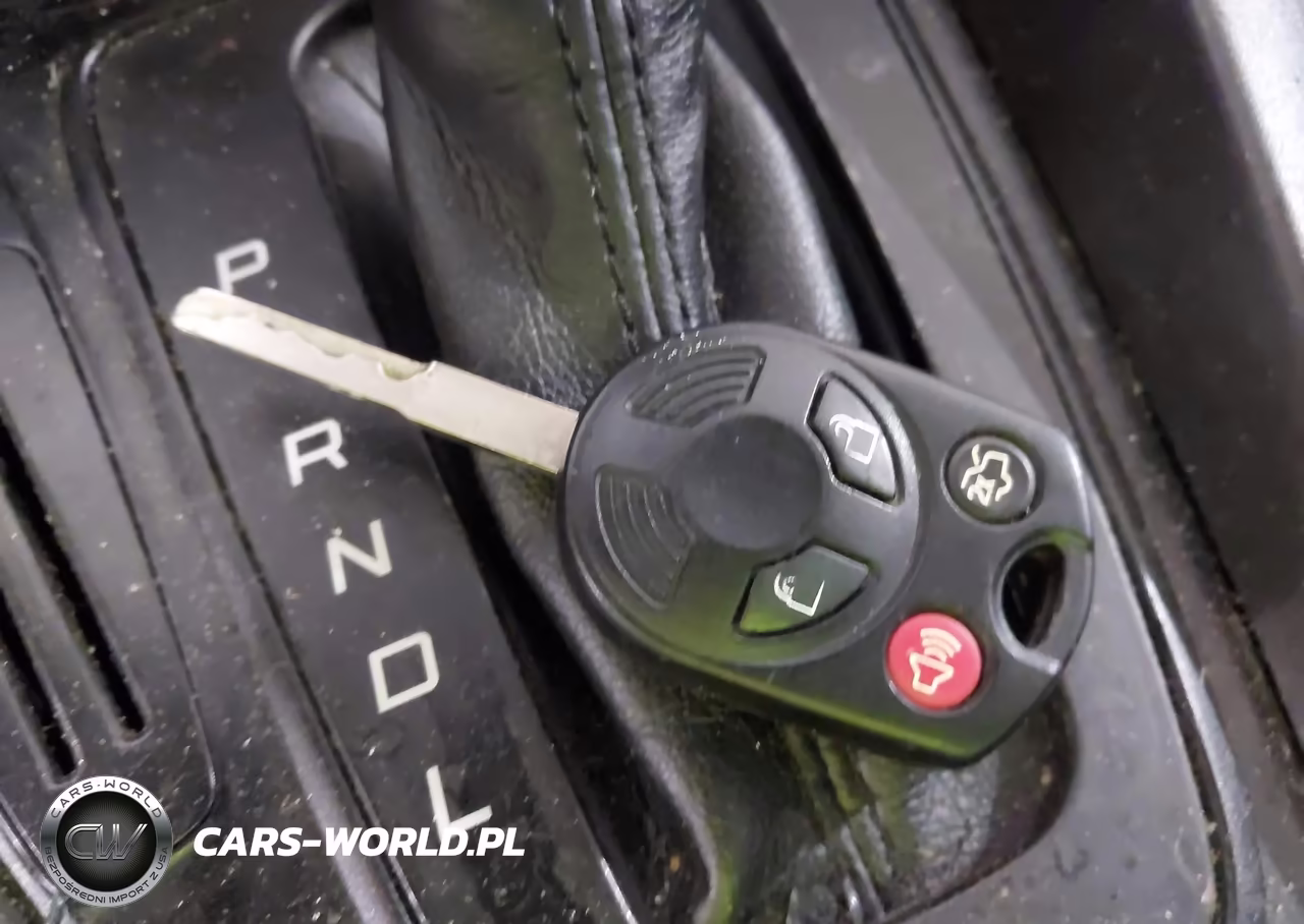 2018 Ford Focus Se VIN:1FADP3K23JL231204 - 11