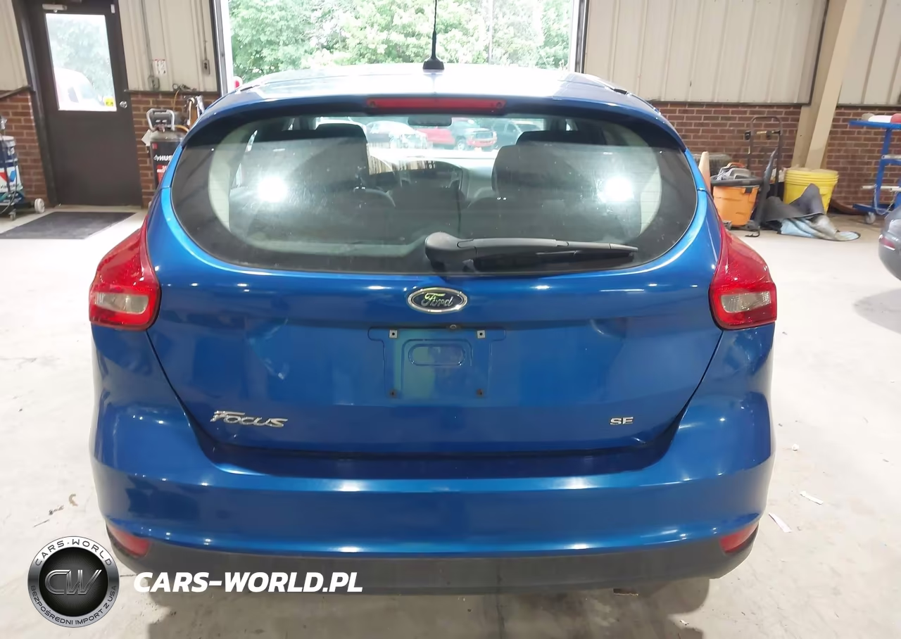 2018 Ford Focus Se VIN:1FADP3K23JL231204 - 17