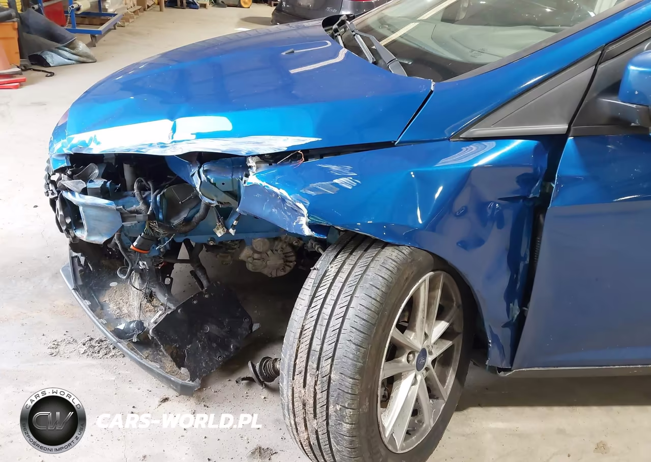 2018 Ford Focus Se VIN:1FADP3K23JL231204 - 6