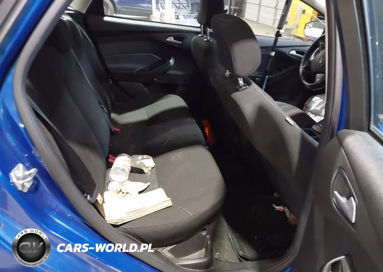2018 Ford Focus Se VIN:1FADP3K23JL231204 - 8