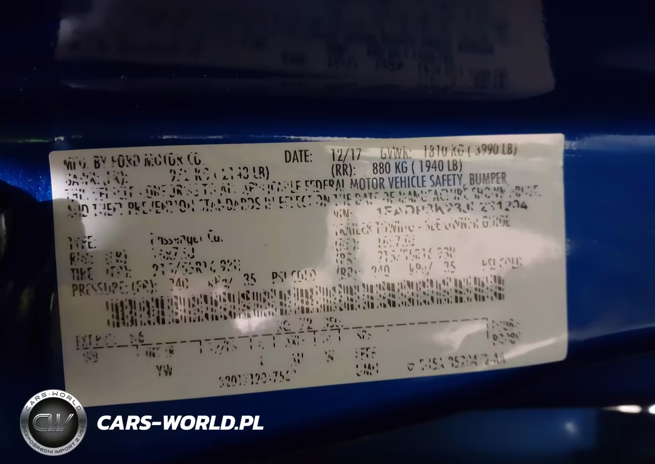 2018 Ford Focus Se VIN:1FADP3K23JL231204 - 9