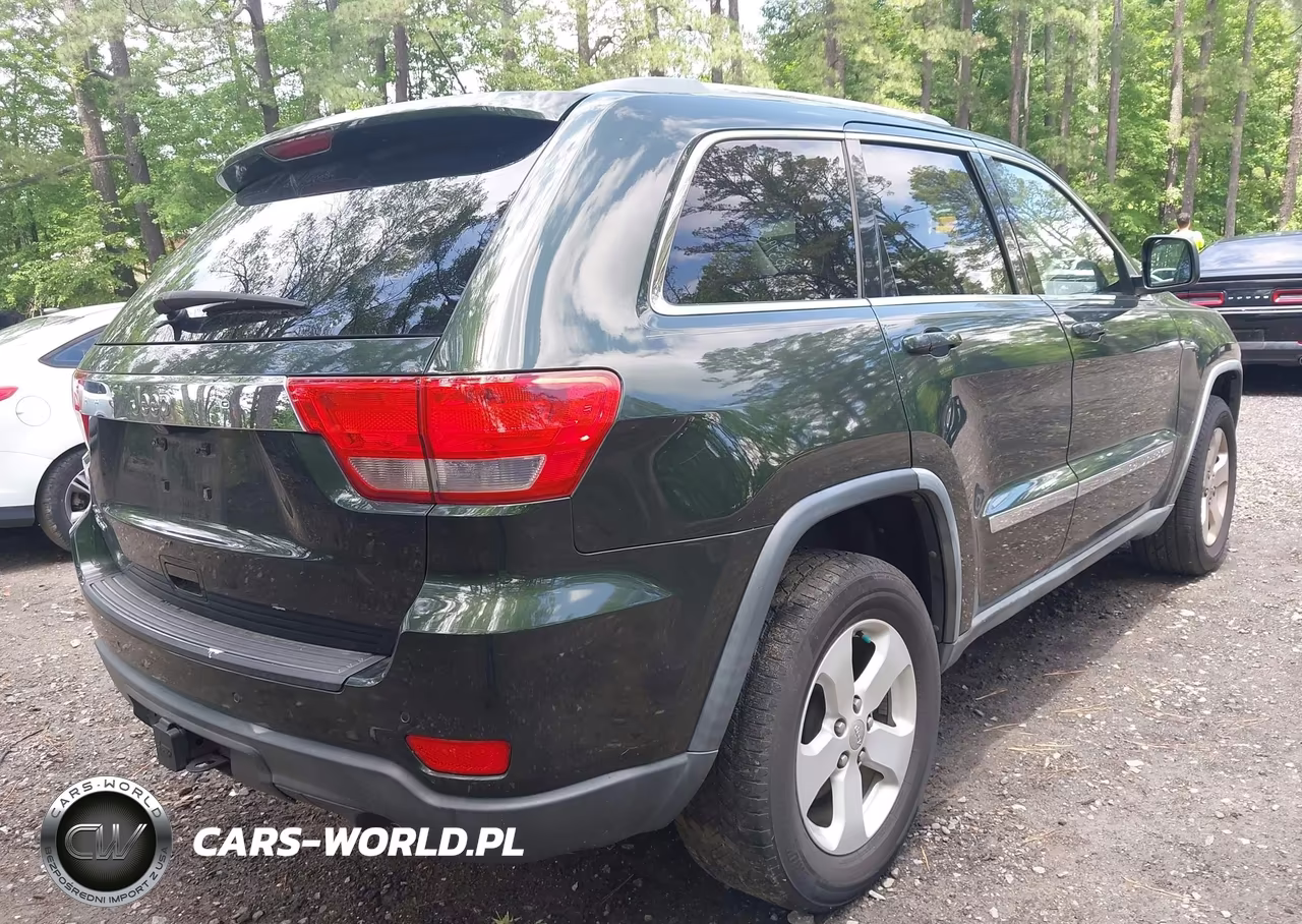 2011 Jeep Grand Cherokee Laredo VIN:1J4RR4GG2BC739115 - 4