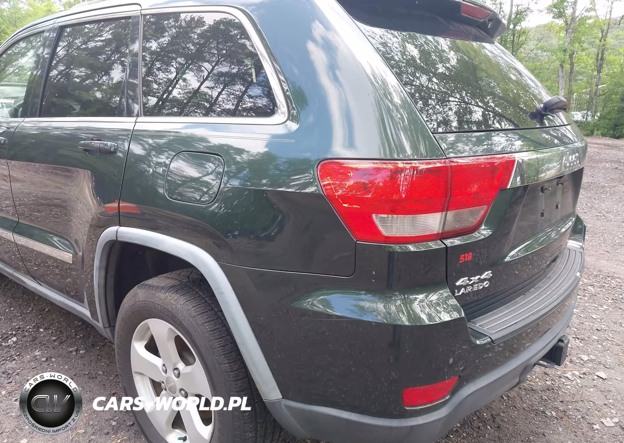2011 Jeep Grand Cherokee Laredo VIN:1J4RR4GG2BC739115 - 6