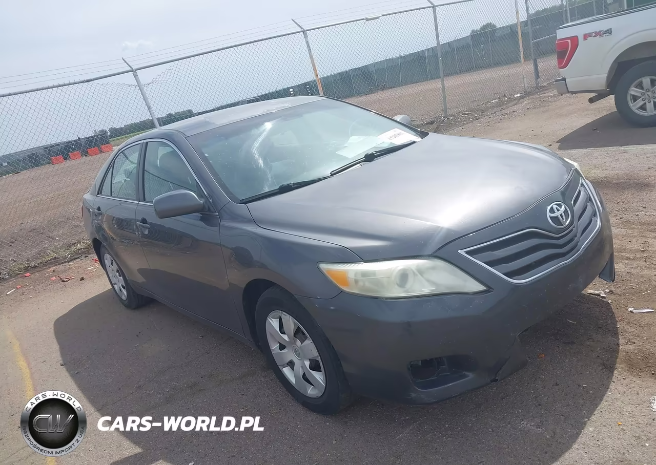 2011 Toyota Camry Le – zdjęcie 1 z 11