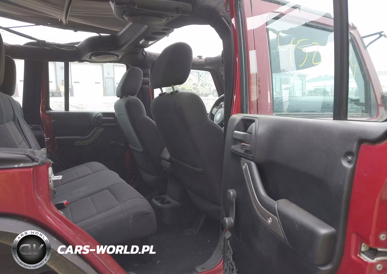 2012 Jeep Wrangler Unlimited Sport VIN:1C4BJWDG4CL227856 - 8