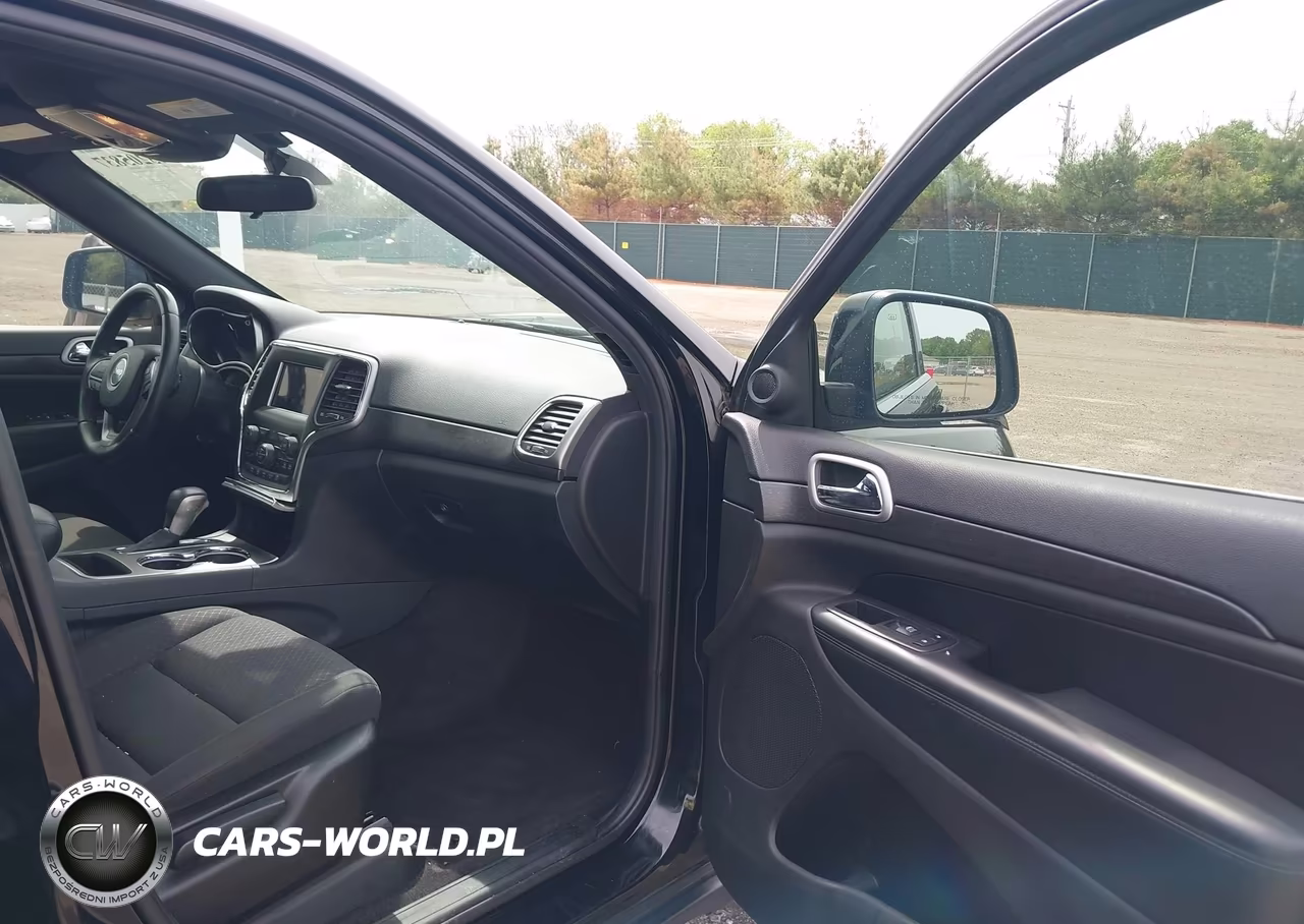 2018 Jeep Grand Cherokee Laredo E 4X2 VIN:1C4RJEAG5JC455214 - 5