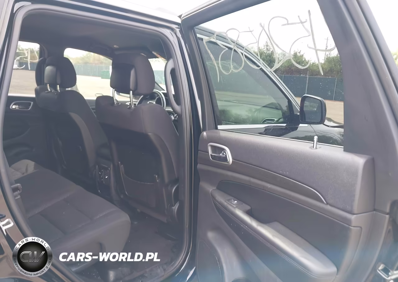 2018 Jeep Grand Cherokee Laredo E 4X2 VIN:1C4RJEAG5JC455214 - 8