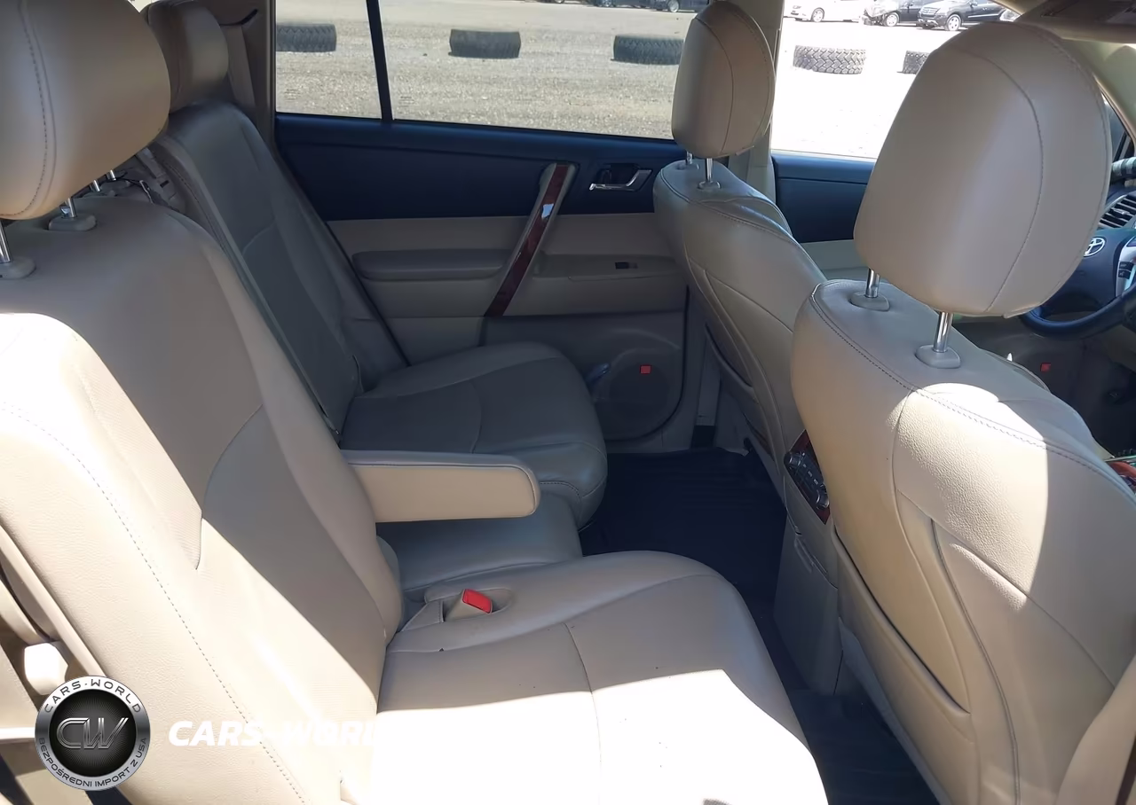 2011 Toyota Highlander Limited V6 VIN:5TDDK3EH6BS046914 - 8