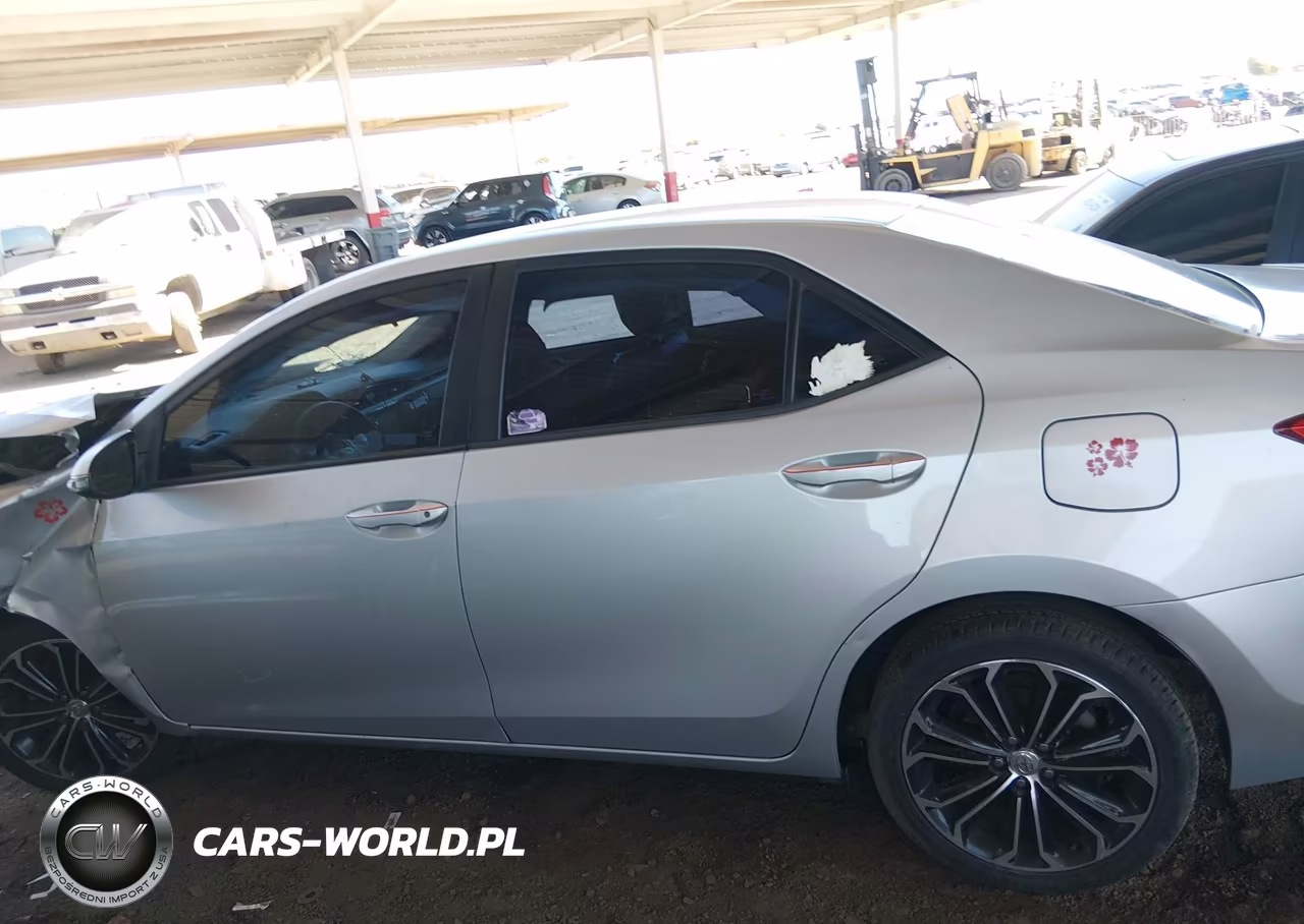 2015 Toyota Corolla S Plus VIN:5YFBURHE4FP261549 - 15