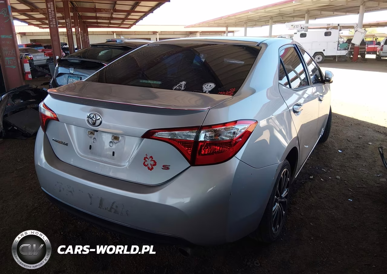 2015 Toyota Corolla S Plus VIN:5YFBURHE4FP261549 - 4