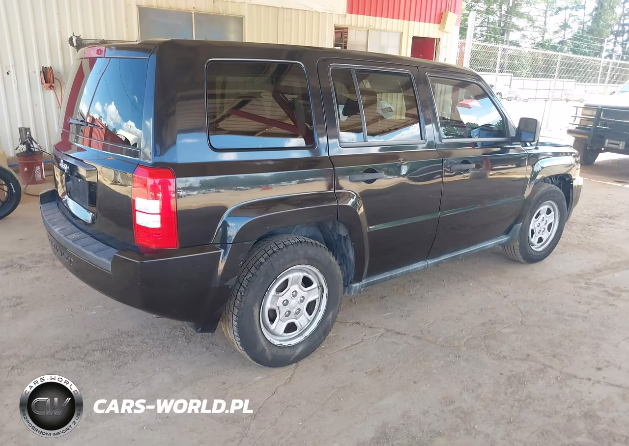 2008 Jeep Patriot Sport VIN:1J8FT28018D637140 - 4