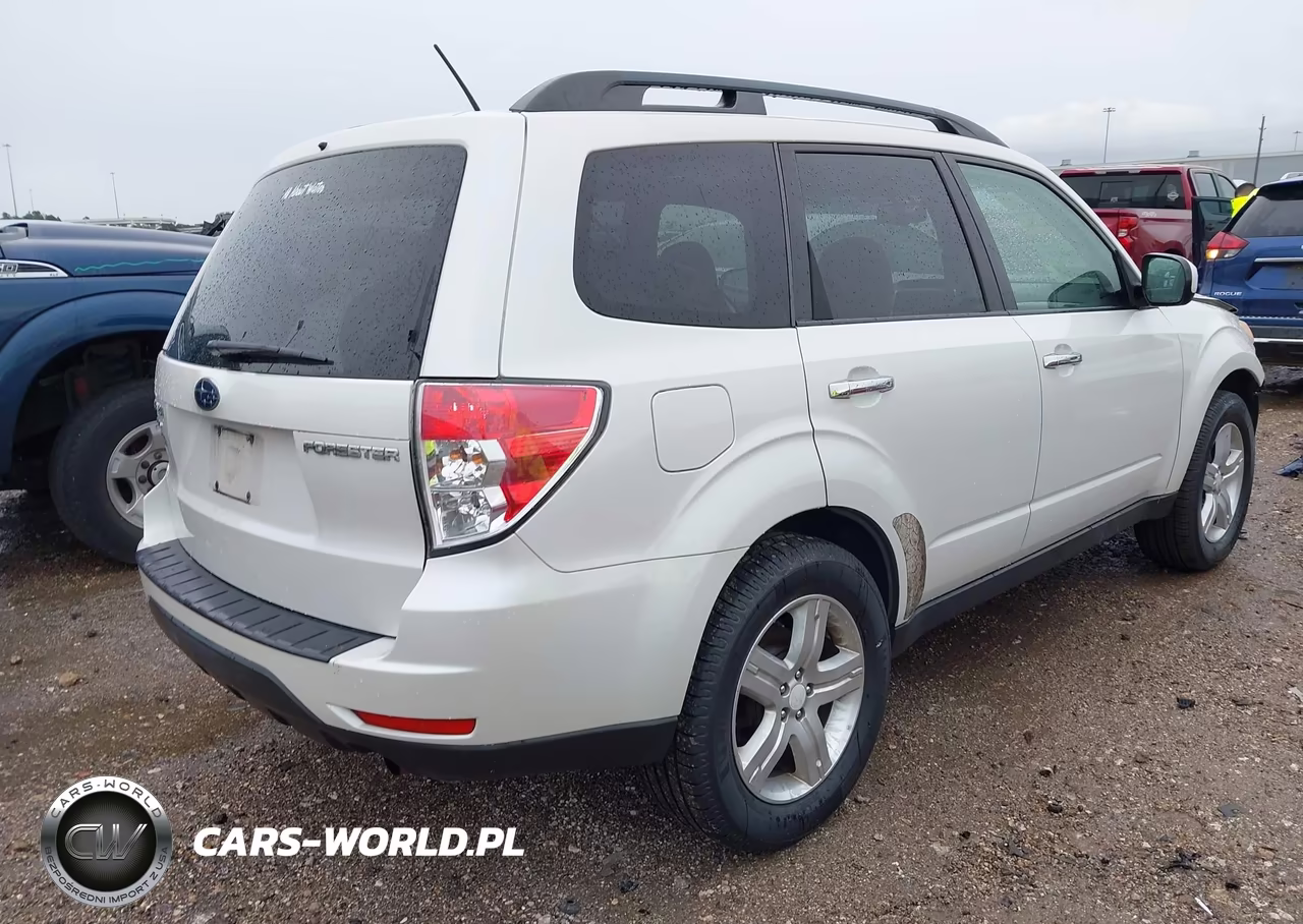 2010 Subaru Forester 2.5X Premium VIN:JF2SH6CC8AH798827 - 4