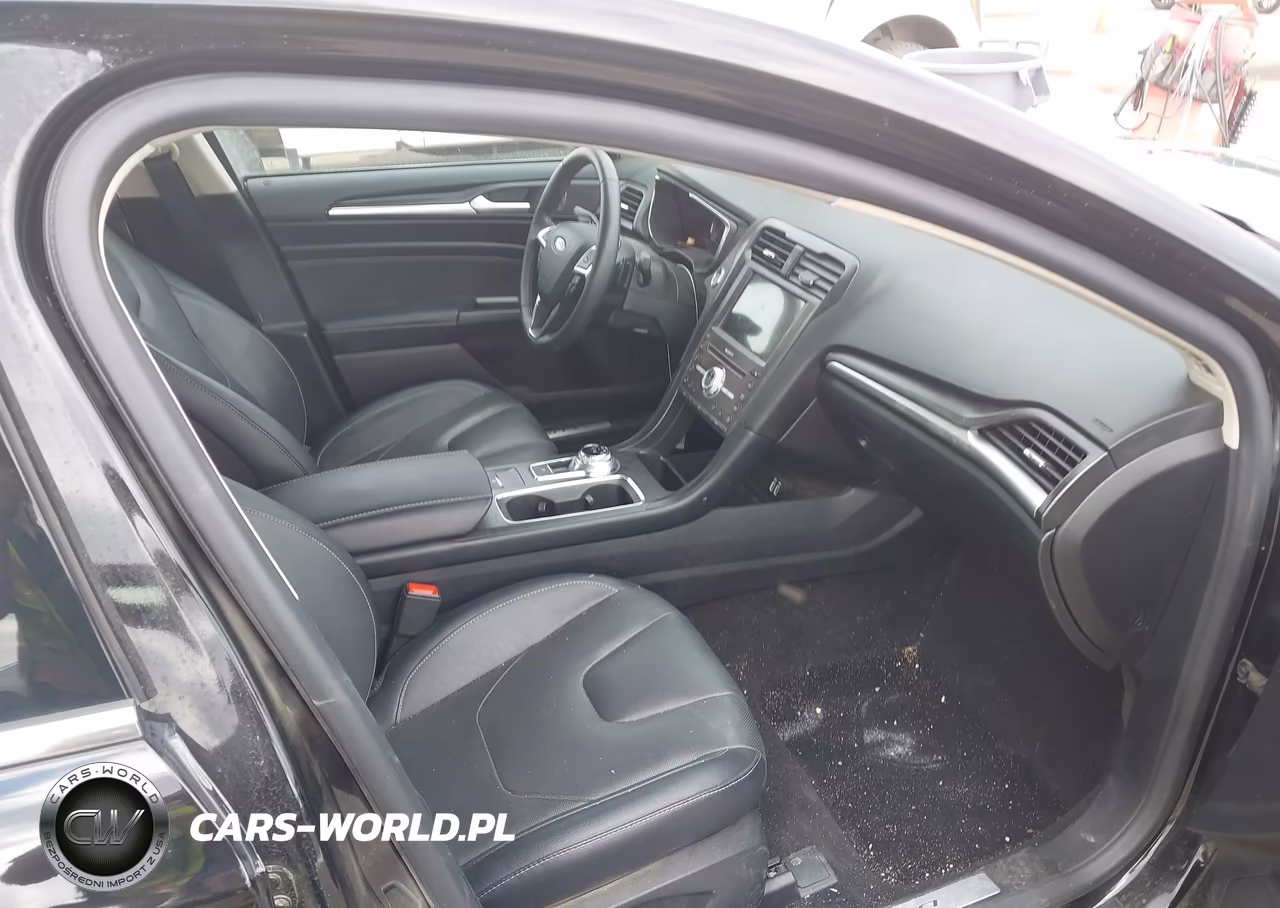 2019 Ford Fusion Titanium VIN:3FA6P0K95KR276197 - 5